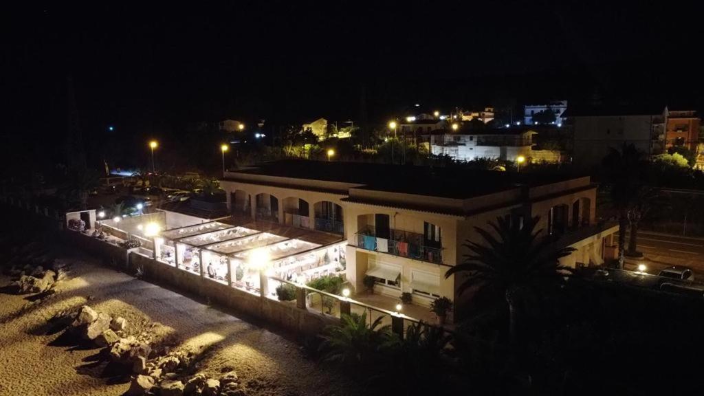 Hotel Ristorante La Lampara Gizzeria Kültér fotó