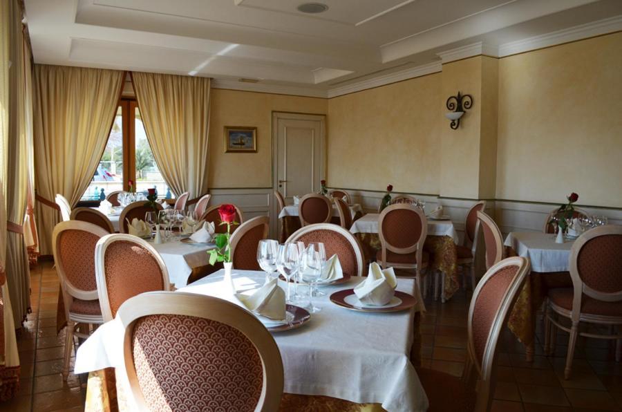Hotel Ristorante La Lampara Gizzeria Kültér fotó