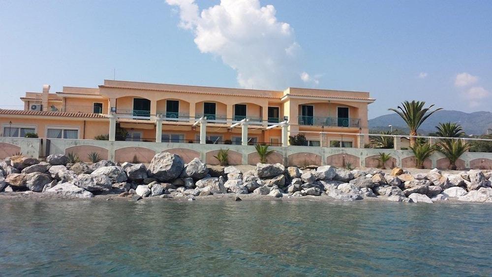 Hotel Ristorante La Lampara Gizzeria Kültér fotó